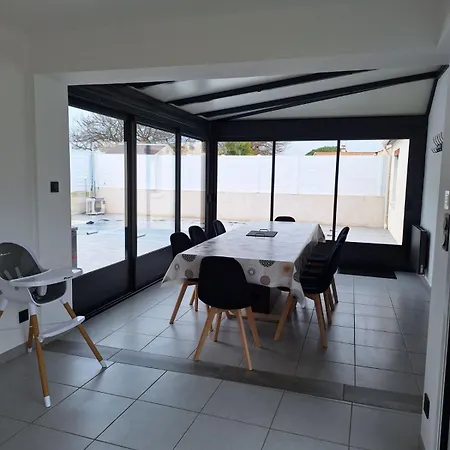 Avec Piscine וילה